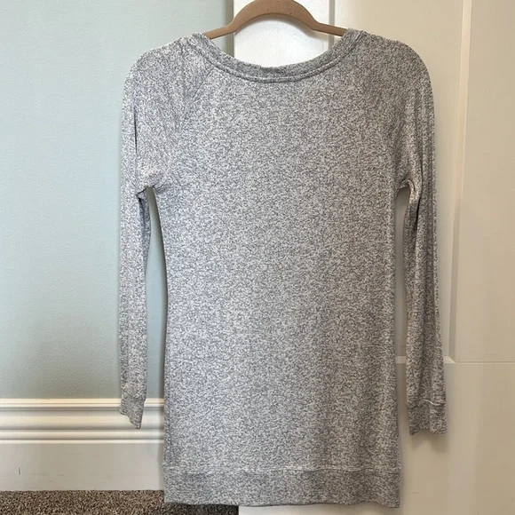 Athleta Long Sleeve Grey Marled Lightweight Sweater - Picture 4 of 5
